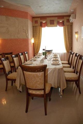 Coliseum Hotel Khmel'nyts'kyy Exterior photo